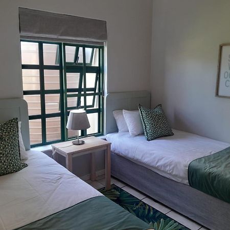 Settler Sands Resort - Holsboer Vacations Port Alfred Exteriör bild