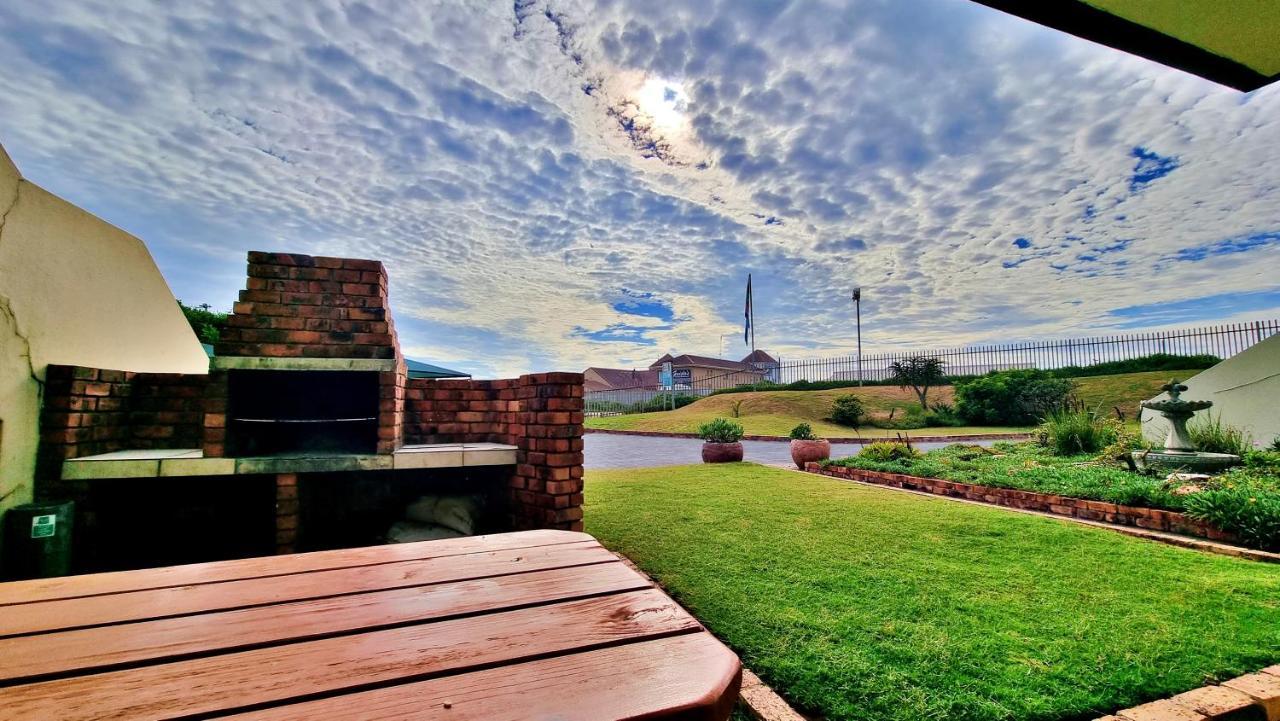 Settler Sands Resort - Holsboer Vacations Port Alfred Exteriör bild